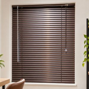 hstar-100x120-alum-blinds-chocolate-155x165-choc